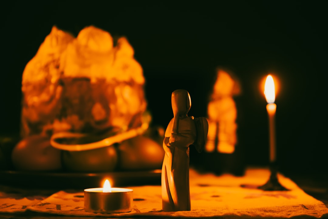 Photo flame table lamp